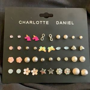 Charlotte Daniel 20 Earring Set